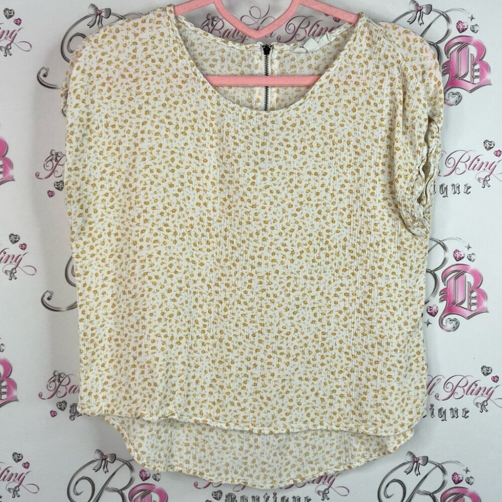 Pink Rose tshirt tee flowers floral zip up back Ivory and Gold Patterned Blouse